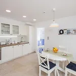Ocean Apartment By Duhomes